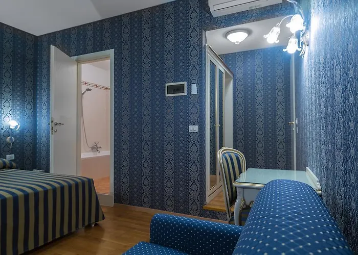 Residenza Nobile - Locazione Turistica 招待所 2*