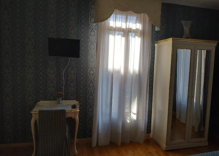 Residenza Nobile - Locazione Turistica 招待所 2*